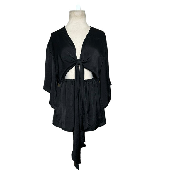 Stolen Hearts black flare sleeves front tie romper size Large - Picture 1 of 11